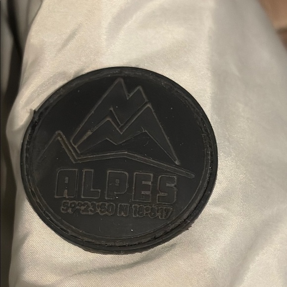 H&M Gradient Puffer Jacket with Hood - Picture 5 of 7